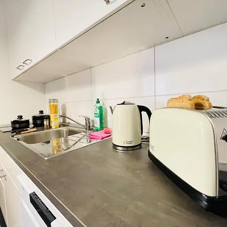Klassen - Exklusive Altbau - Zentral - Rheinnaehe Appartamento