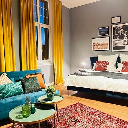 Klassen - Exklusive Altbau - Zentral - Rheinnaehe *