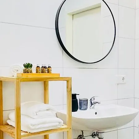 Klassen - Exklusive Altbau - Zentral - Rheinnaehe Appartamento