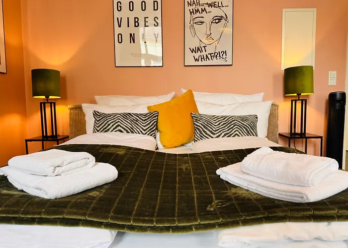 Apartment Klassen - Exklusive Altbau - Zentral - Rheinnaehe